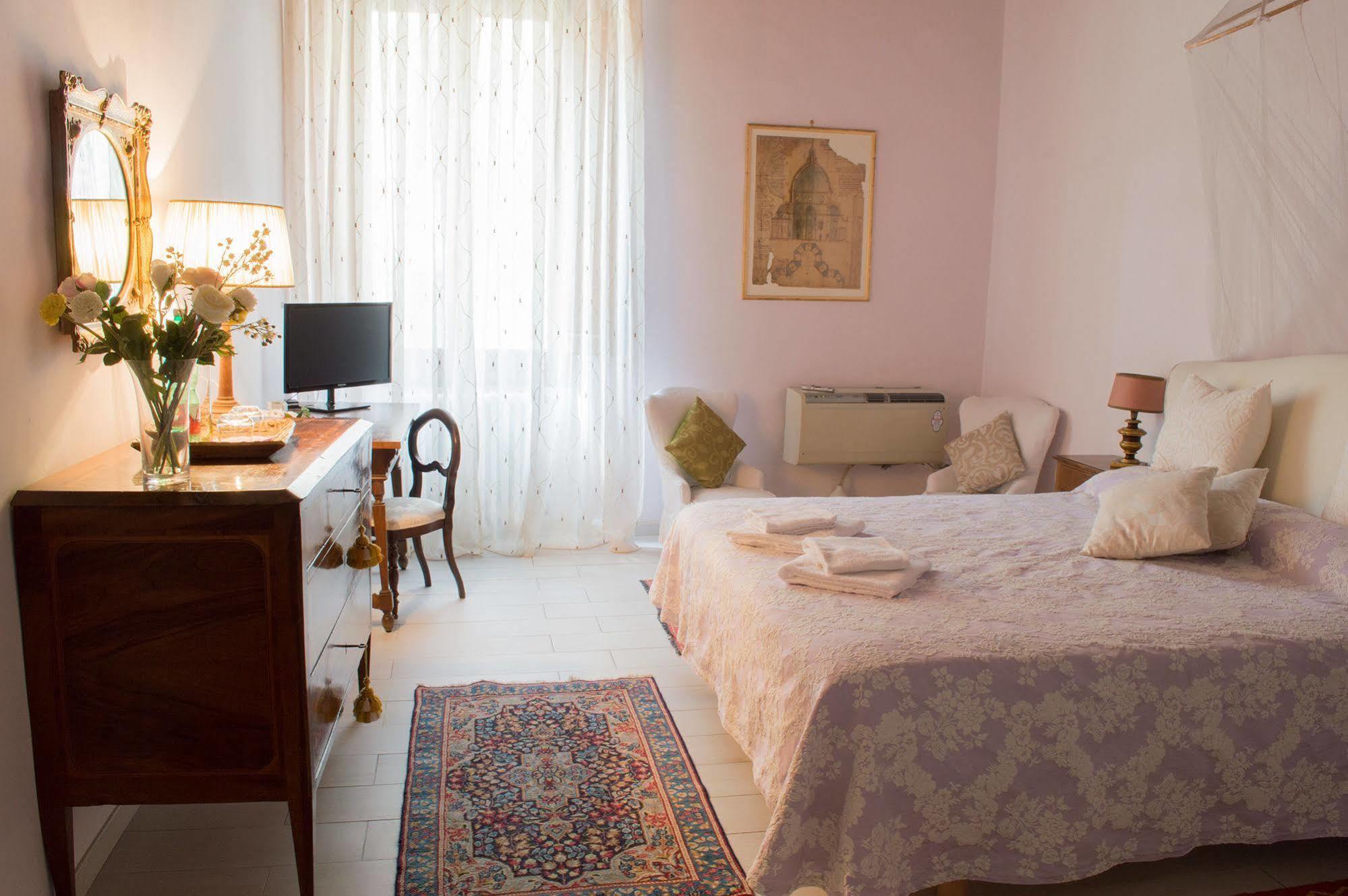 Bed and breakfast La Rosa Townhouse 3*
